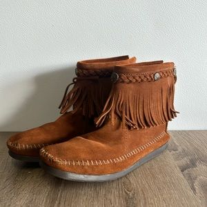 Women’s size 8 Minnetonka moccasins